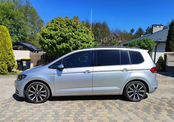 Volkswagen Touran cena 54900 przebieg: 214073, rok produkcji 2016 z Słupca małe 781